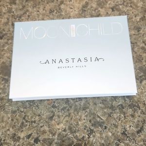 Anastasia Beverly Hills moonchild eye shadow palette